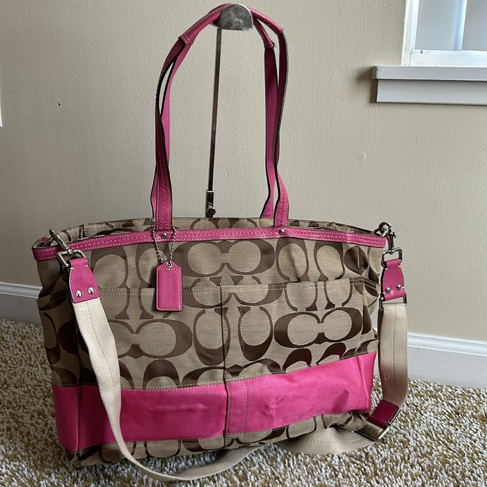 Coach - Picture 2 of 12
